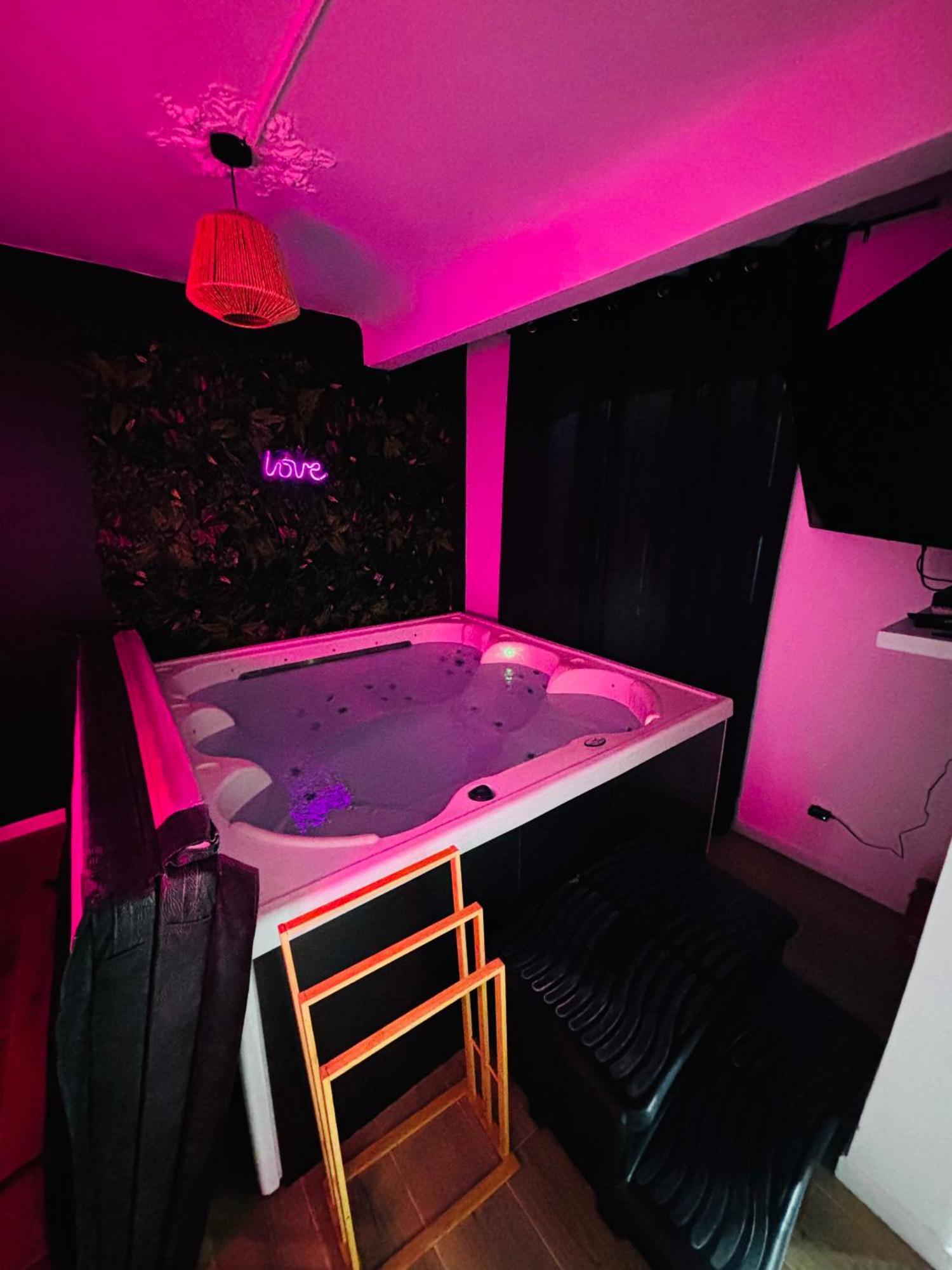 Nid'Ange Hotel Piolenc Екстериор снимка